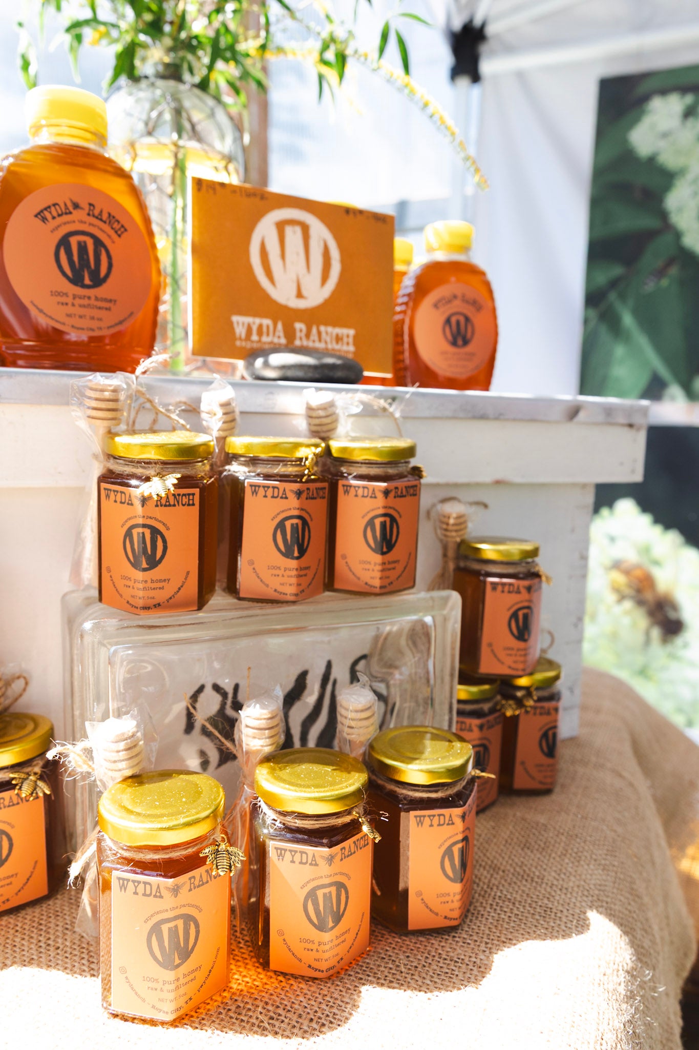 Raw and unfiltered honey 4oz